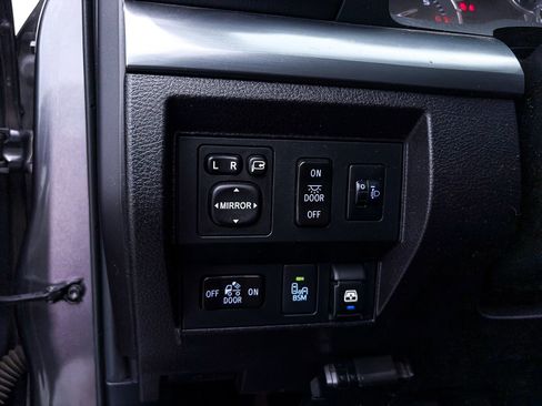 Used 2015 Toyota Tundra Platinum AWD/4WD image 16