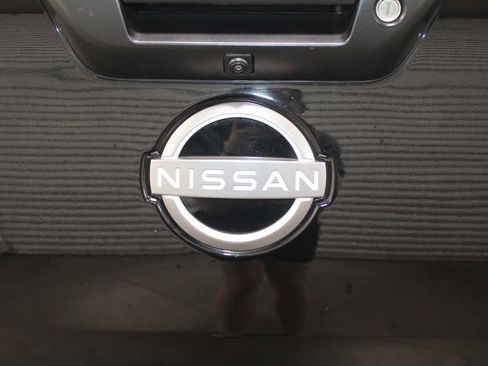 Used 2024 Nissan Titan SV image 14