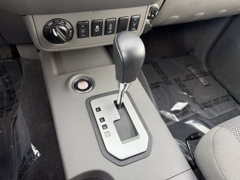 Used 2020 Nissan Frontier SV w/ Midnight Edition Floor Mats image 25