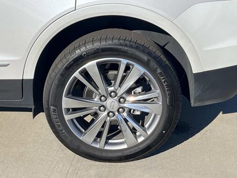 Certified 2025 Cadillac XT5 Premium Luxury image 11