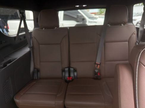 Used 2024 Chevrolet Suburban High Country w/ Max Trailering Package AWD/4WD image 10