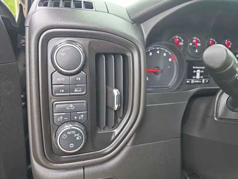Used 2020 Chevrolet Silverado 1500 Custom w/ Custom Value Package AWD/4WD image 25