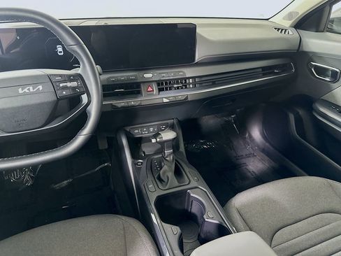 Used 2025 Kia K4 EX FWD image 19