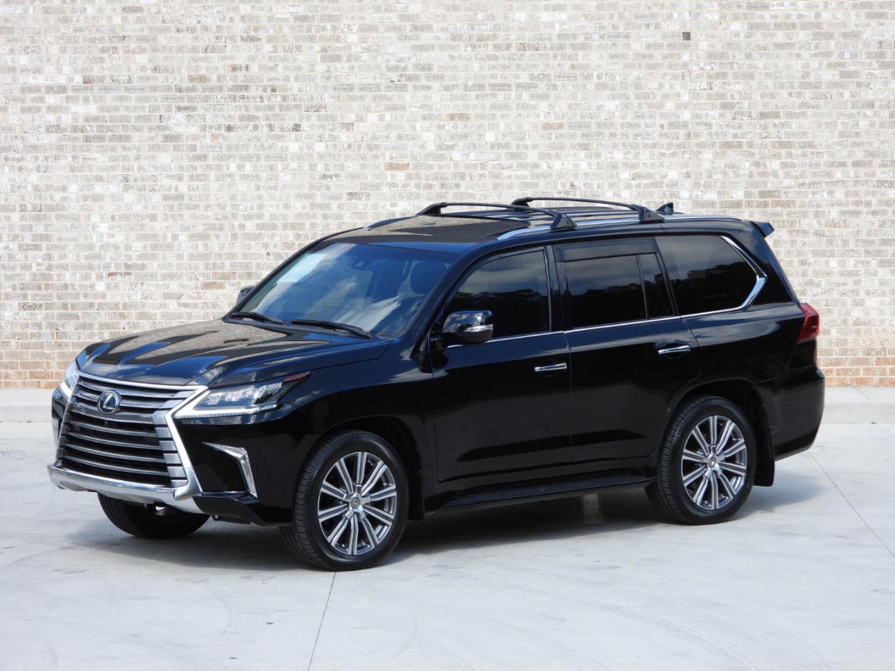 Used 2016 Lexus LX 570 4WD image 32