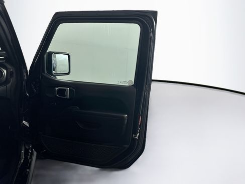Used 2023 Jeep Wrangler Unlimited Rubicon 4xe w/ Cold Weather Group AWD/4WD image 32