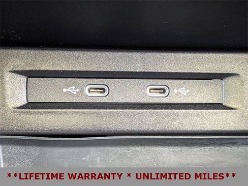 Used 2023 Volkswagen Tiguan SE image 25