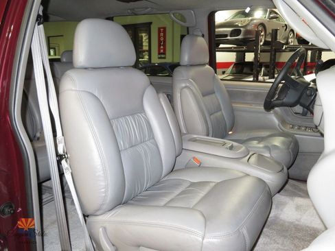 Used 1999 Chevrolet Suburban 4WD w/ Preferred Equipment Group 3 image 6