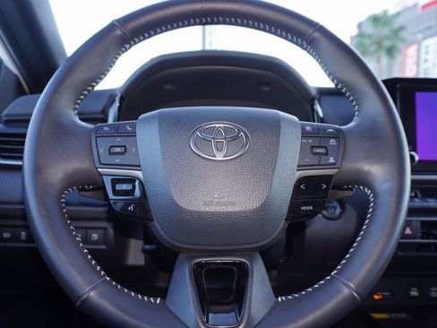 Certified 2025 Toyota Camry SE image 21