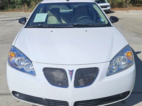 Used 2009 Pontiac G6 Sedan w/ Preferred Package image 3