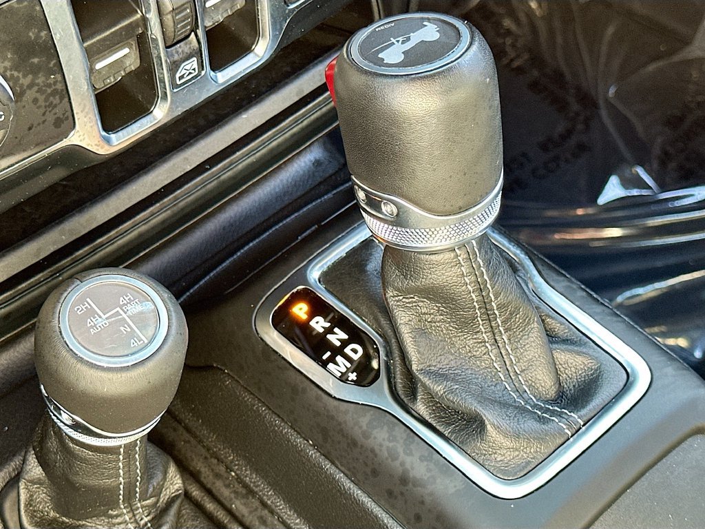 Used 2024 Jeep Wrangler High Altitude AWD/4WD image 17