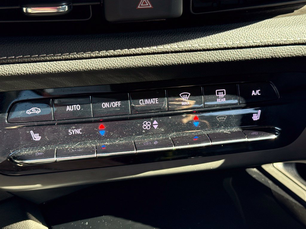 Used 2023 Buick Envision Essence AWD/4WD image 41
