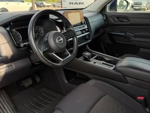 Used 2024 Nissan Pathfinder SV FWD image 31