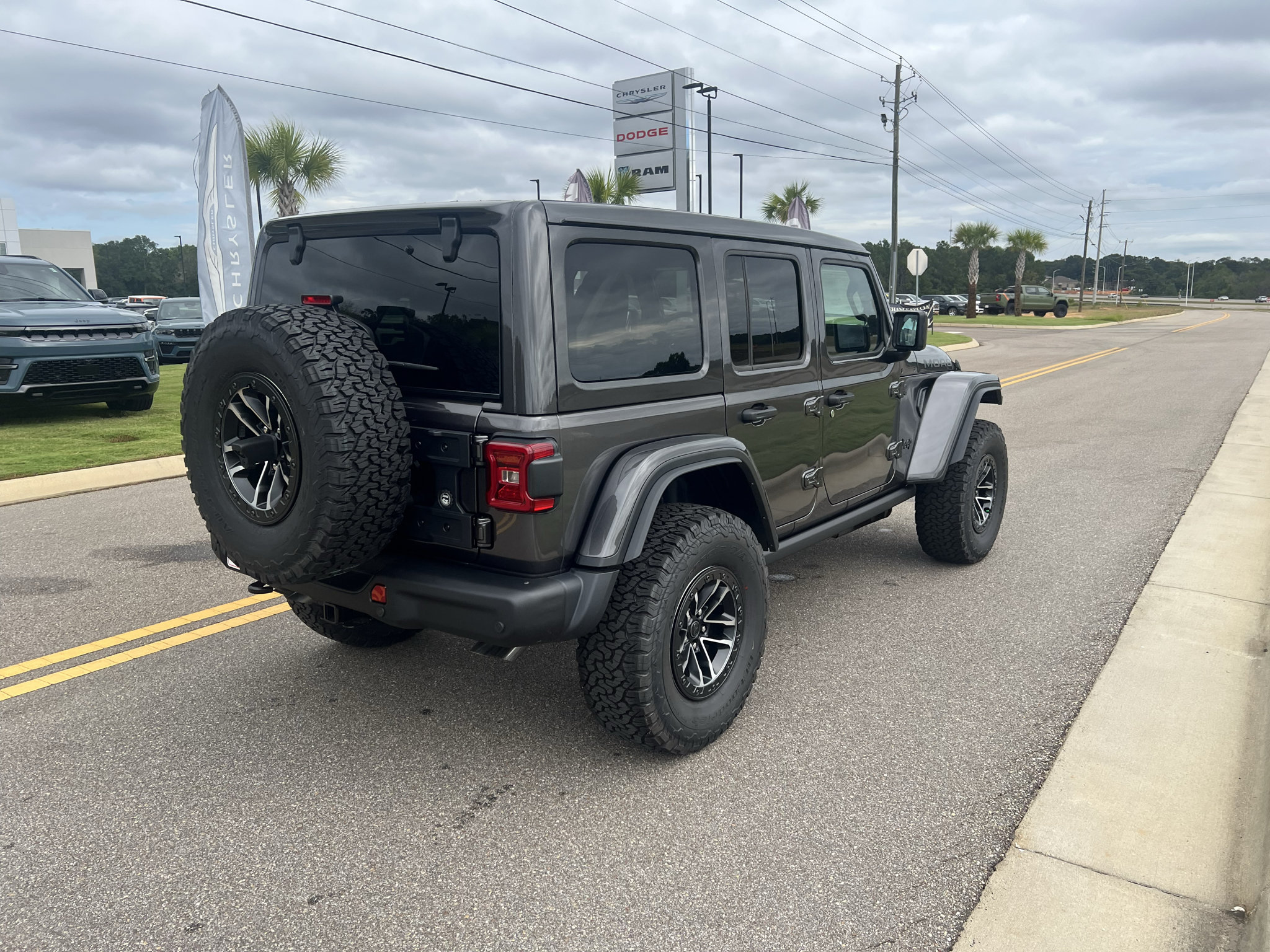 New 2027 Jeep Wrangler Unlimited Rubicon 392 AWD/4WD image 7