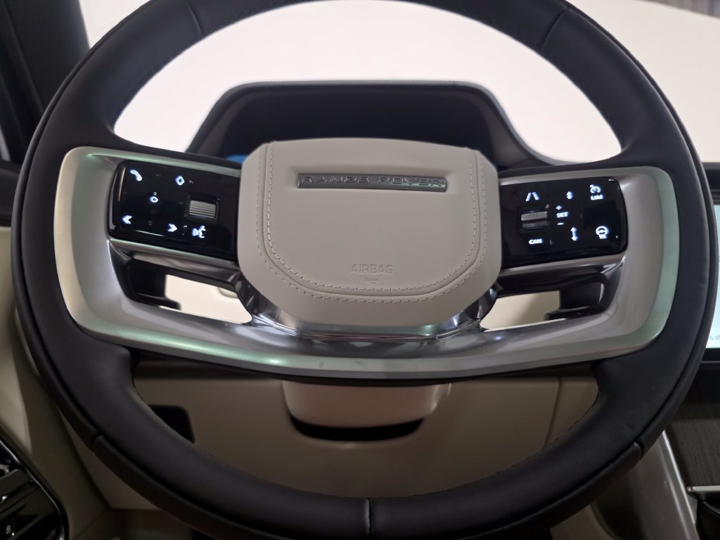 New 2027 Land Rover Range Rover Long Wheelbase SE AWD/4WD image 22