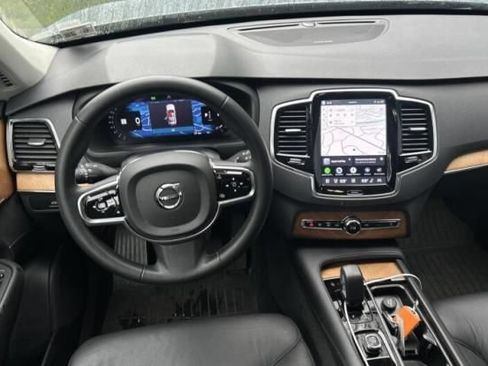 Used 2023 Volvo XC90 B6 Plus w/ Protection Package Premier AWD/4WD image 4