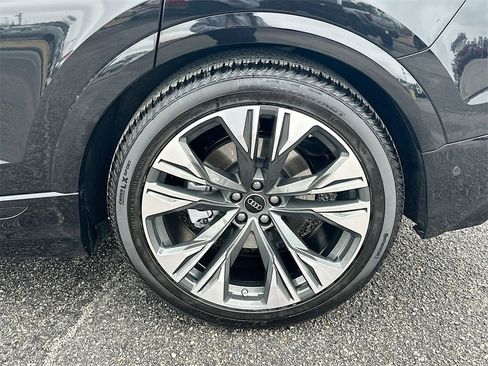 Used 2026 Audi Q8 Premium Plus image 24