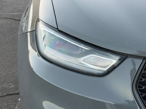 Used 2021 Chrysler Pacifica Touring-L w/ Uconnect Theater Family Group FWD image 7