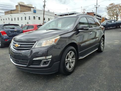 Used 2017 Chevrolet Traverse LT image 8