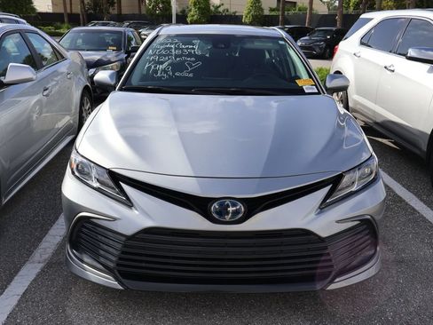 Used 2022 Toyota Camry LE FWD image 5