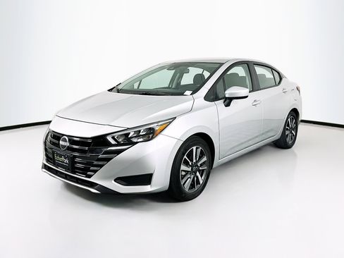 Used 2025 Nissan Versa SV FWD image 3