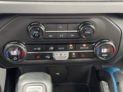 Used 2024 Ford Bronco Black Diamond w/ Sasquatch Package image 23