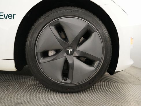 Used 2020 Tesla Model 3 Standard Range image 19