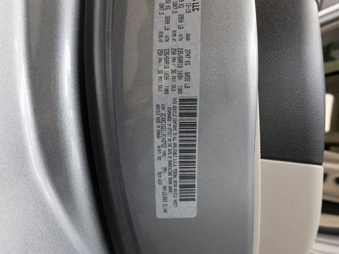 Used 2020 Chrysler Pacifica Limited image 39