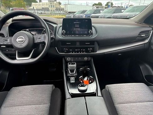 Certified 2023 Nissan Rogue SV image 7