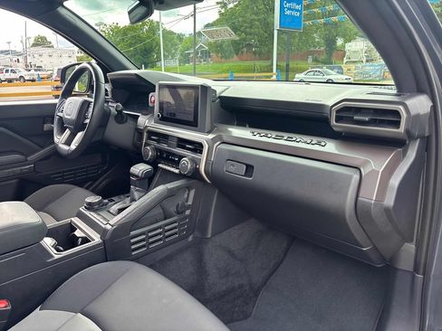 Used 2024 Toyota Tacoma TRD Off-Road AWD/4WD image 28
