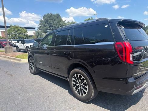 Used 2025 Ford Expedition Platinum AWD/4WD image 9