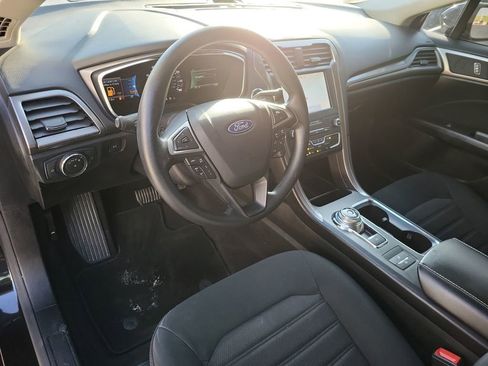 Used 2020 Ford Fusion SE image 10