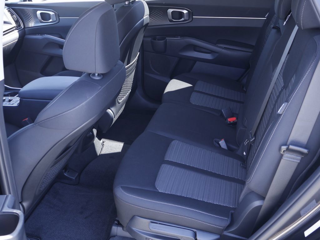 New 2026 Kia Sorento LX FWD image 14