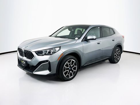Used 2025 BMW X2 xDrive28i w/ Convenience Package image 3