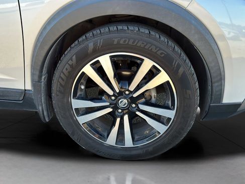Used 2019 Nissan Kicks SR w/ SR Premium Package FWD image 31
