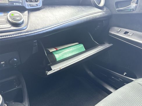 Used 2018 Toyota RAV4 XLE image 23