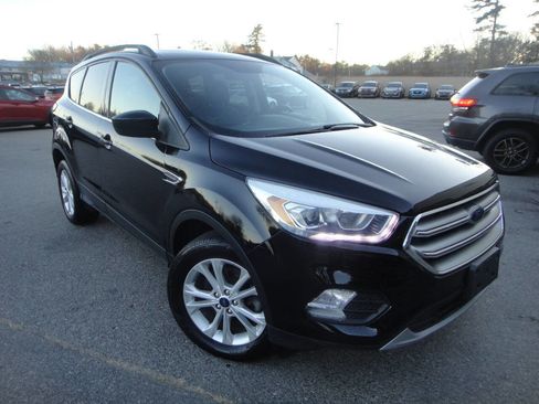 Used 2017 Ford Escape SE w/ SE Leather Comfort Package image 3