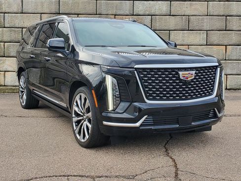 Certified 2025 Cadillac Escalade ESV Premium Luxury w/ Touring Package AWD/4WD image 9