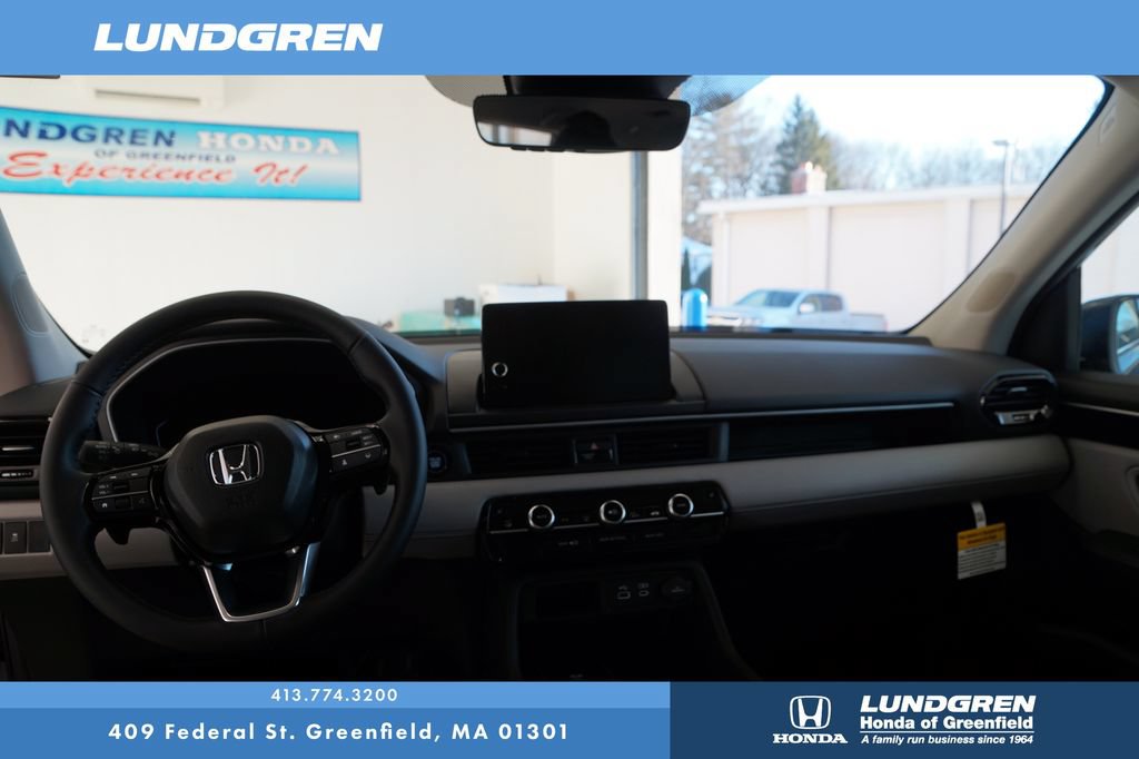 Used 2025 Honda Pilot EX-L image 18