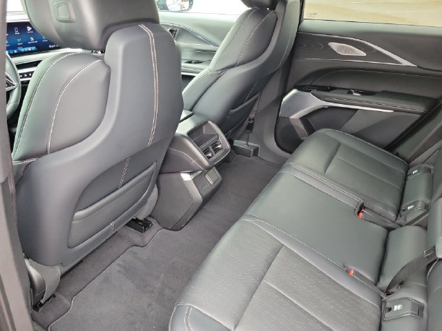 Certified 2024 Cadillac Lyriq Luxury AWD/4WD image 23