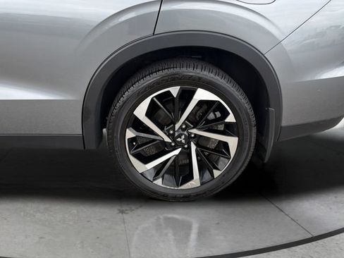 Used 2023 Mitsubishi Outlander SE AWD/4WD image 31