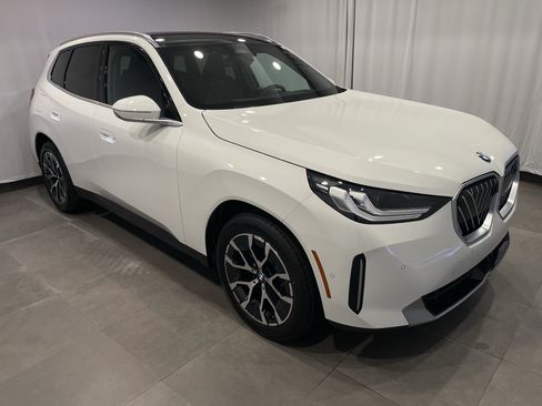 New 2026 BMW X3 xDrive30i w/ Premium Package AWD/4WD image 3