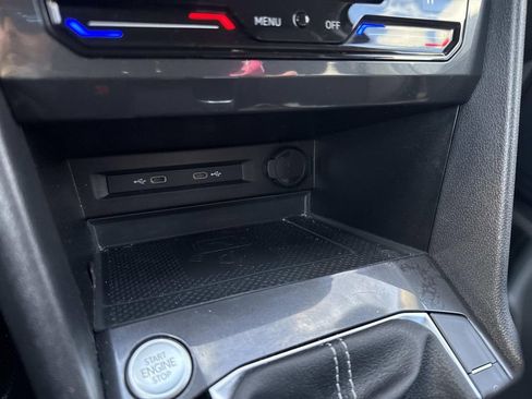 Used 2022 Volkswagen Tiguan SE image 27