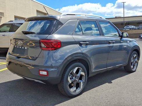 New 2026 Hyundai Venue SEL FWD image 4