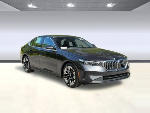 Certified 2026 BMW 540i xDrive AWD/4WD image 7