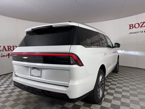 New 2025 Lincoln Navigator Reserve image 7