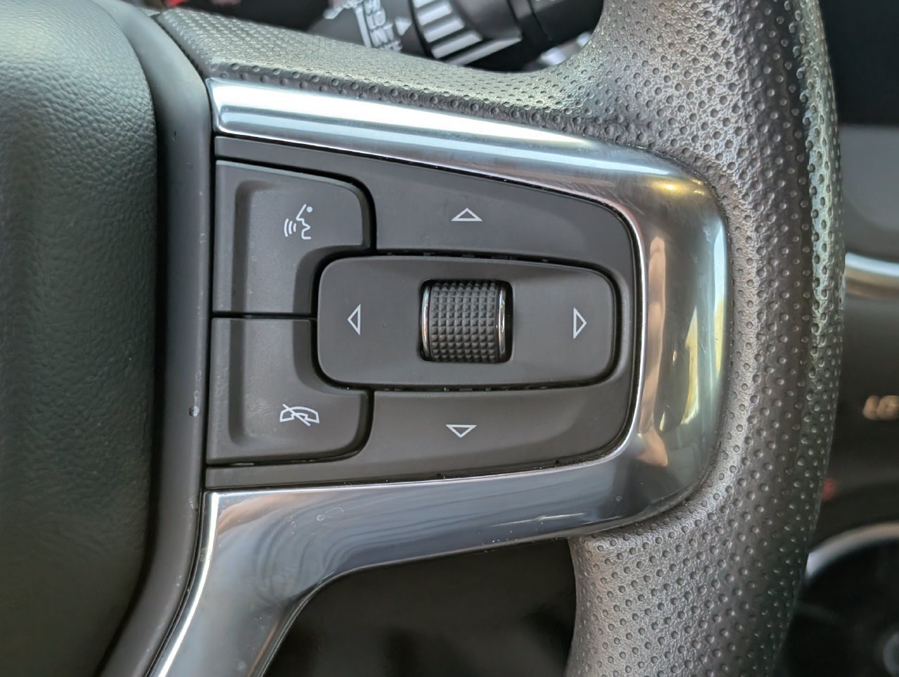 Used 2023 Chevrolet Blazer LT w/ Convenience Package FWD image 23