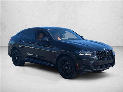 Used 2025 BMW X4 xDrive30i w/ Premium Package AWD/4WD image 3