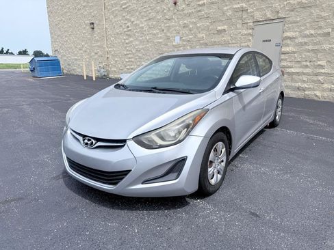 Used 2016 Hyundai Elantra SE FWD image 1