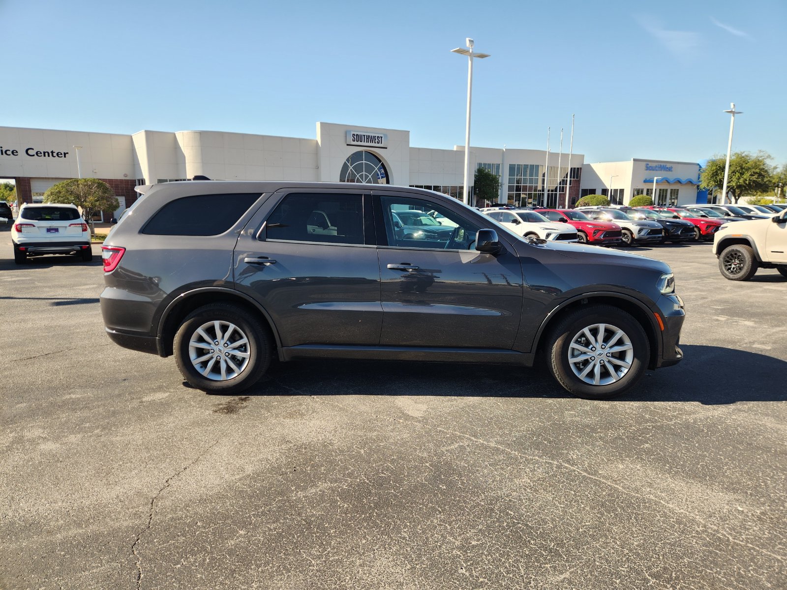 Used 2025 Dodge Durango GT RWD image 7