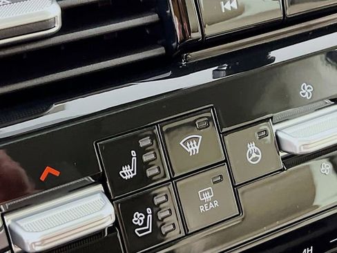 New 2026 Nissan Armada Platinum image 21